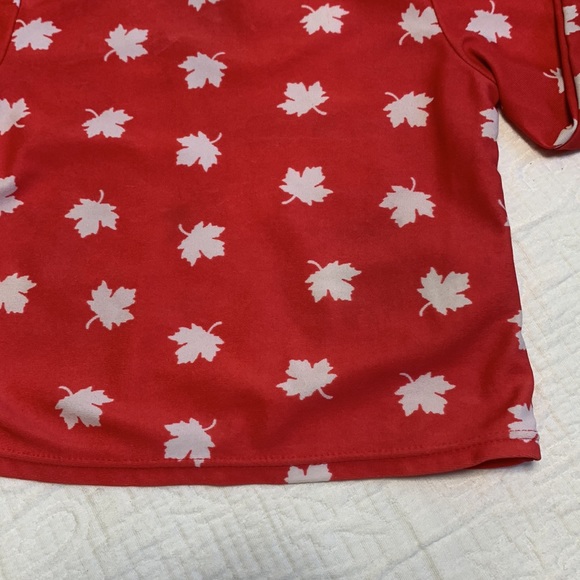 12-18m (6/$20) Maple Leaf Rashguard Top by Old Navy - Picture 2 of 14